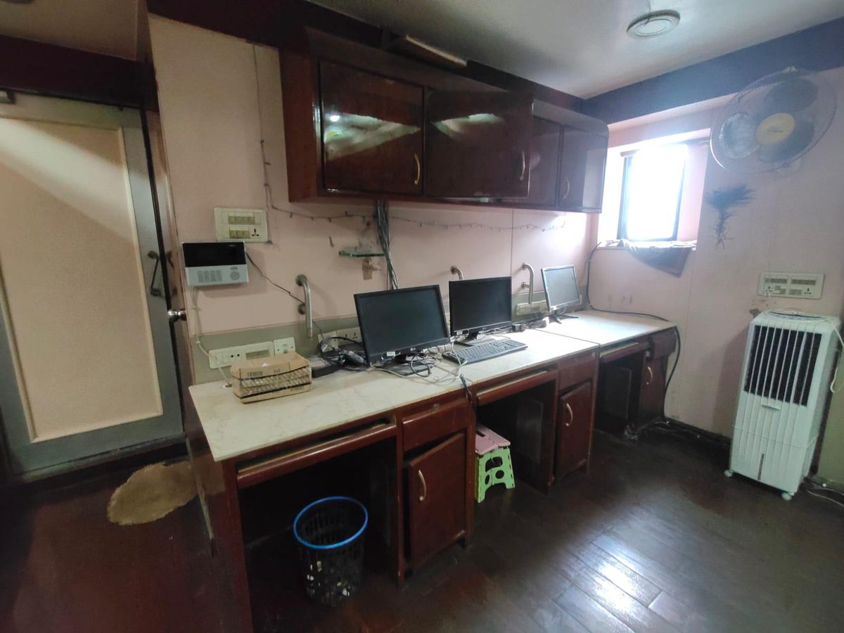 Ready to move Office Space for Sell – photo 4