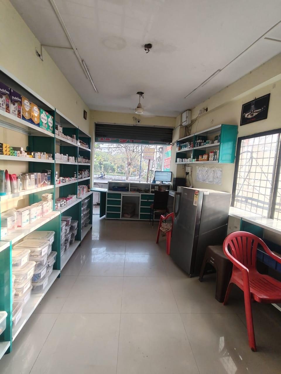 Commercial Shops for Lease – photo 1