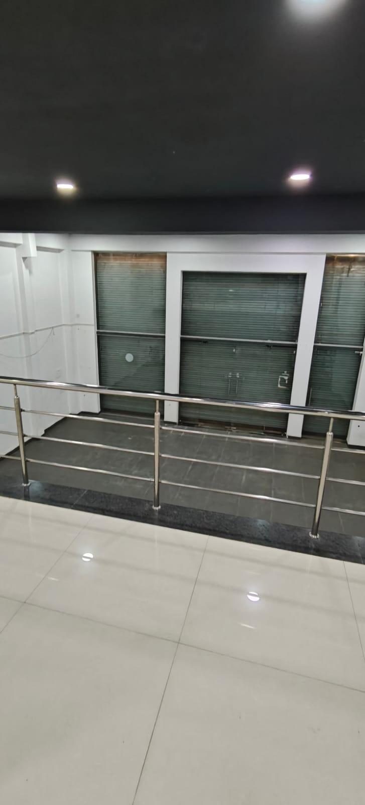 Commercial Showrooms for Lease – photo 1