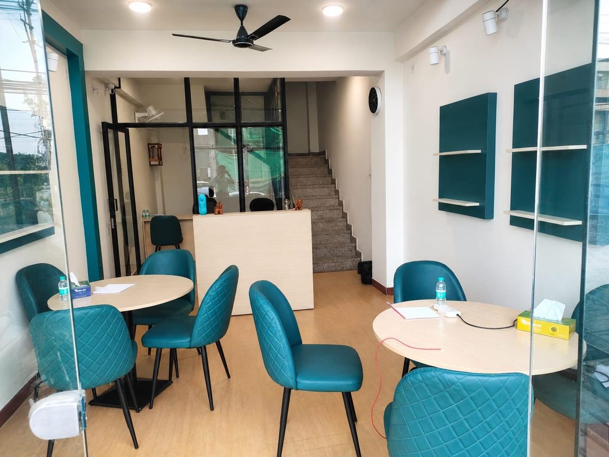 Commercial Showroom for lease – photo 2
